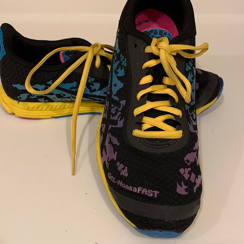 Women’s ASICS sneaker size 7
